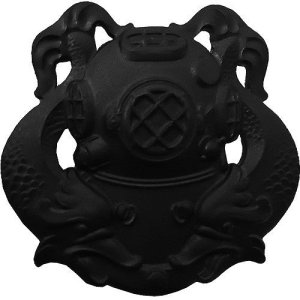 Army Badge: Diver First Class, black metal