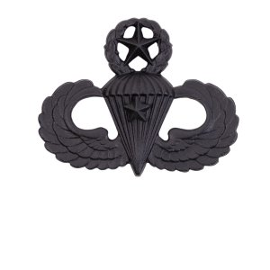 Army Badge: Master Combat Parachute First Award, black metal