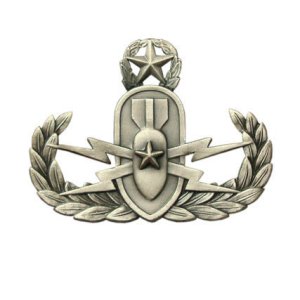 Army Badge: Master Explosive Ordnance Disposal, miniature, oxidized