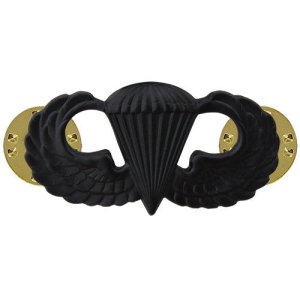 Army Badge: Parachute, black metal