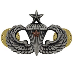 Army Badge: Senior Combat Parachute First Award, silver oxidized