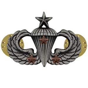 Army Badge: Senior Combat Parachute Third Award, silver oxidized