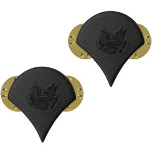 Army Chevron: Specialist 4, black metal