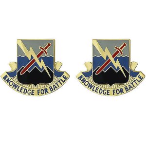 Army Crest: 102nd Military Intelligence Battalion, Knowledge for Battle