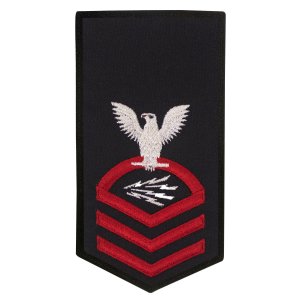 Navy E7 Female Rating Badge: IT Information Systems Technician, seaworthy red on blue