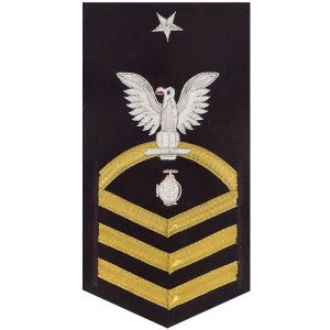 Navy E8 Male Rating Badge: Utilitiesman, vanchief on blue