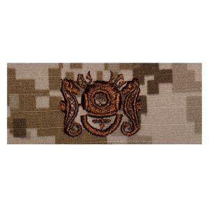Navy Embroidered Badge: Diving Medical Technician, Desert Digital