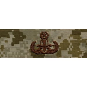 Navy Embroidered Badge: Master E.O.D., Desert Digital