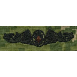 Navy Embroidered Badge: Submarine Medical, Woodland Digital