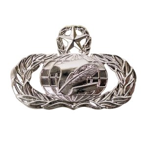 Air Force Badge: Administration: Master, regulation size