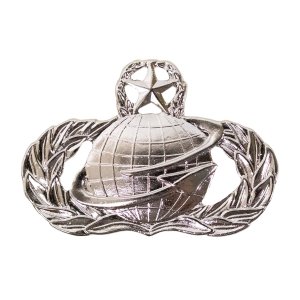 Air Force Badge: Manpower: Master, midsize
