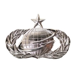 Air Force Badge: Manpower: Senior, midsize