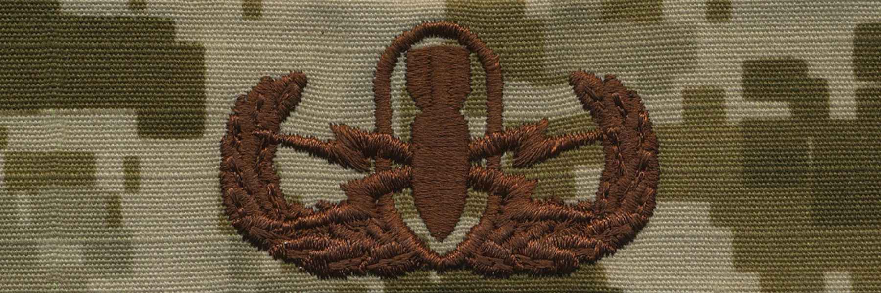Picture of US Navy Badges Embroidered Basic E.O.D.: Desert Digital