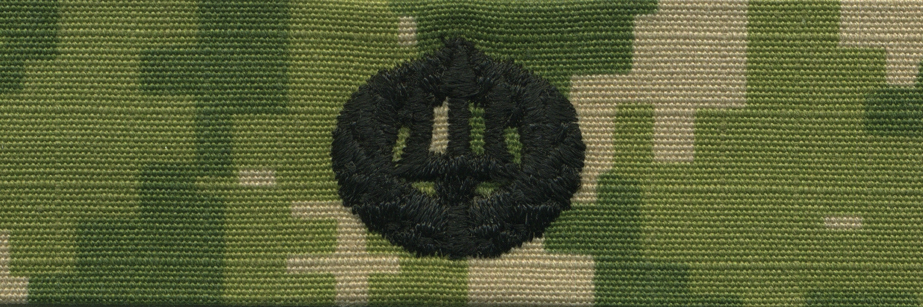 Picture of US Navy Badges Embroidered Command Ashore: Woodland Digital