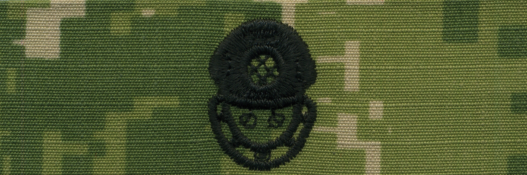 Picture of US Navy Badges Embroidered Diver 2Nd Class: Woodland Digital