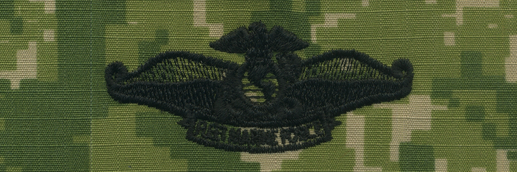 Picture of US Navy Badges Embroidered Fleet Marine Force Chaplain: Woodland Digital