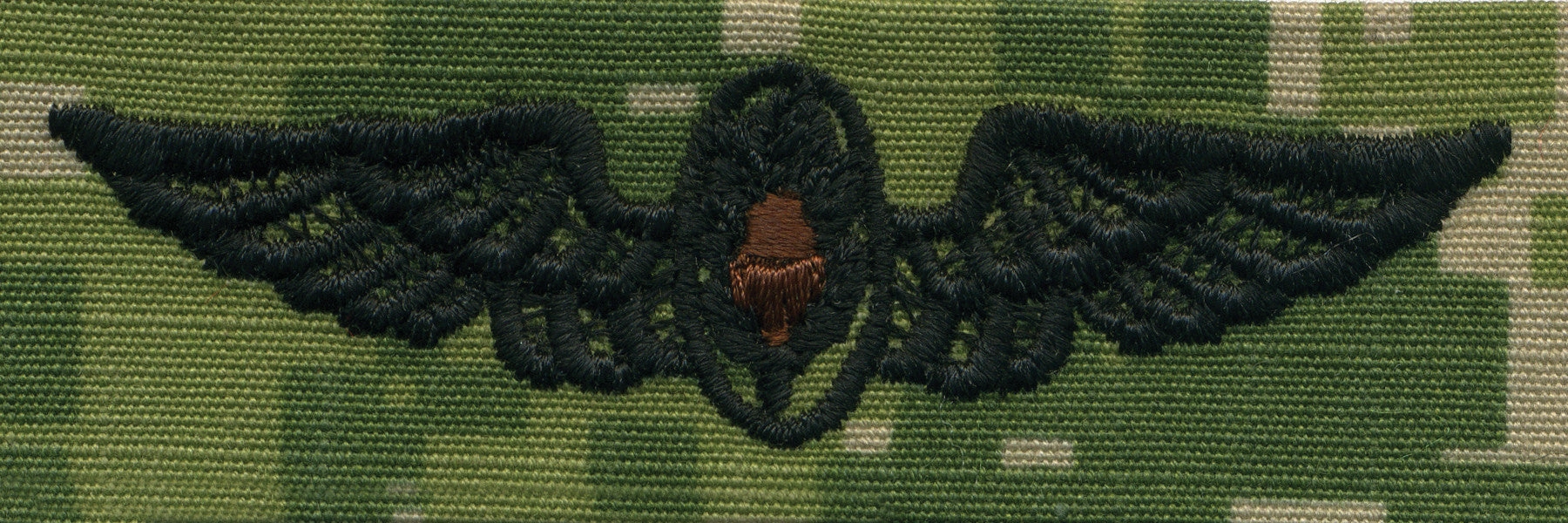 Picture of US Navy Badges Embroidered Flight Surgeon: Woodland Digital