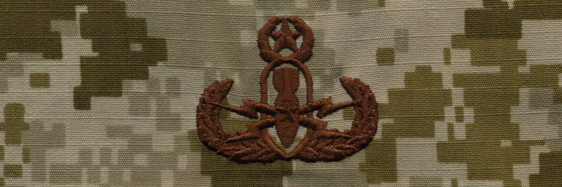 Picture of US Navy Badges Embroidered Master E.O.D.: Desert Digital