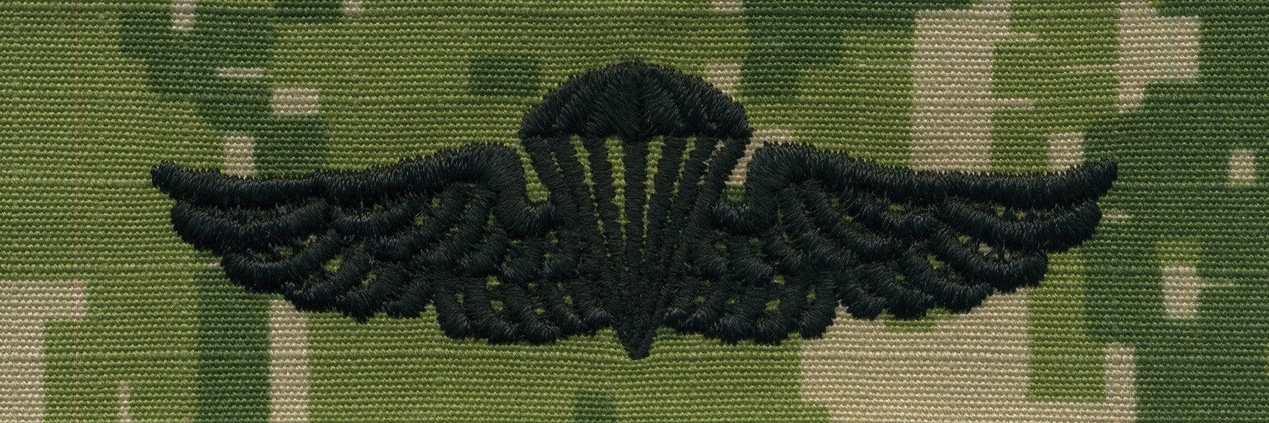Picture of US Navy Badges Embroidered N/Mc Parachutist: Woodland Digital