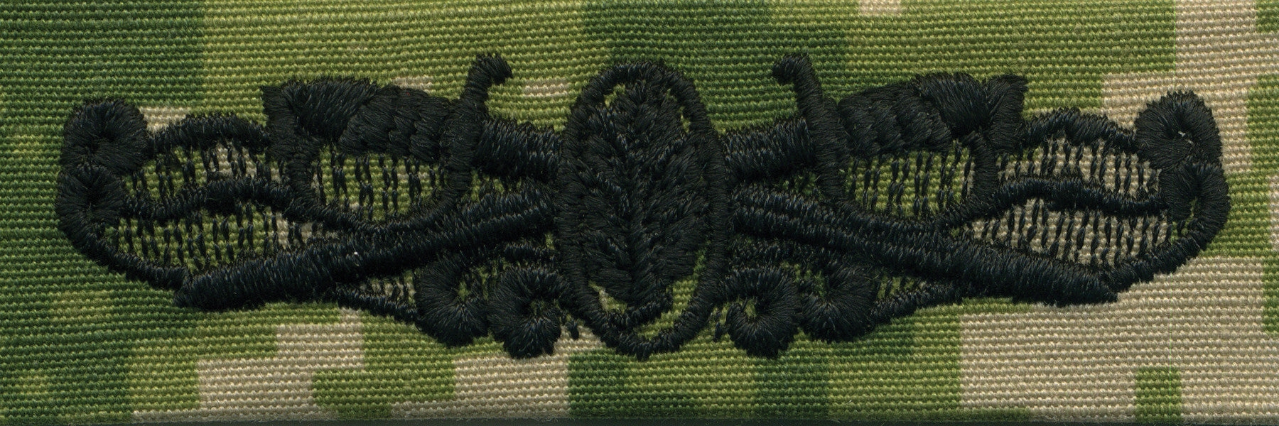 Picture of US Navy Badges Embroidered Surface Warfare Medical Service: Woodland Digital