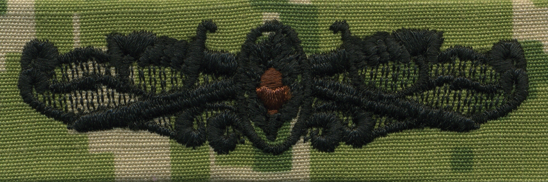 Picture of US Navy Badges Embroidered Surface Warfare Medical: Woodland Digital